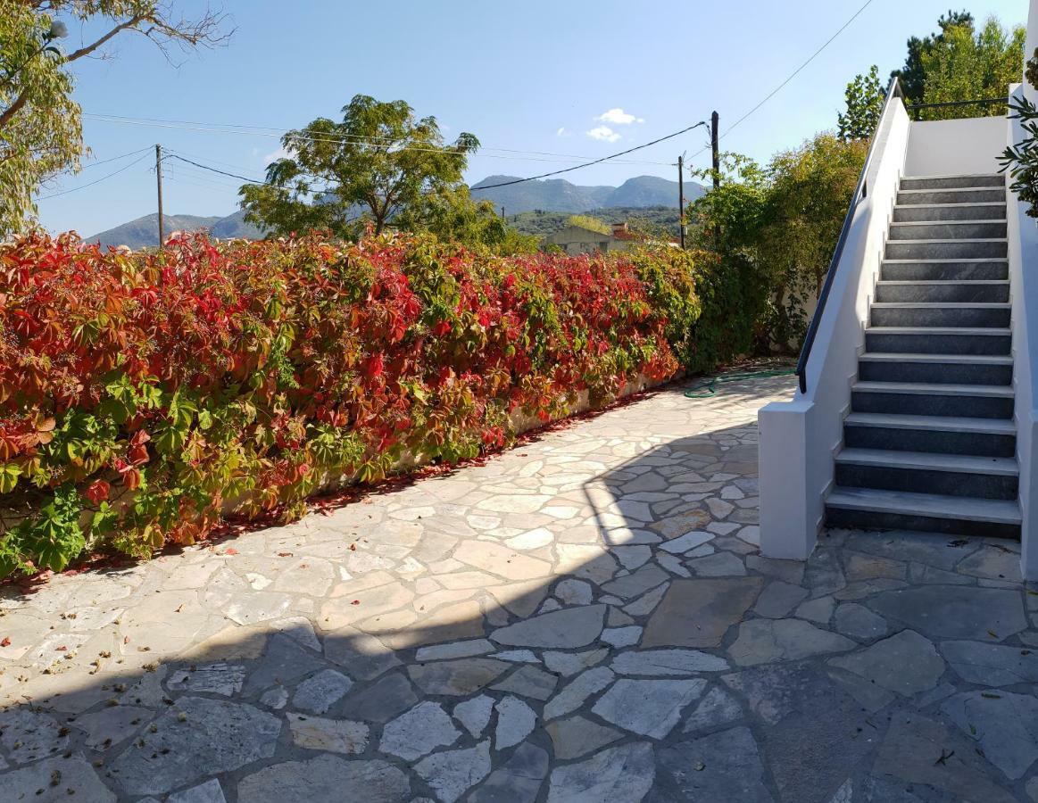 Kostas' Garden Apartment โรดา ภายนอก รูปภาพ