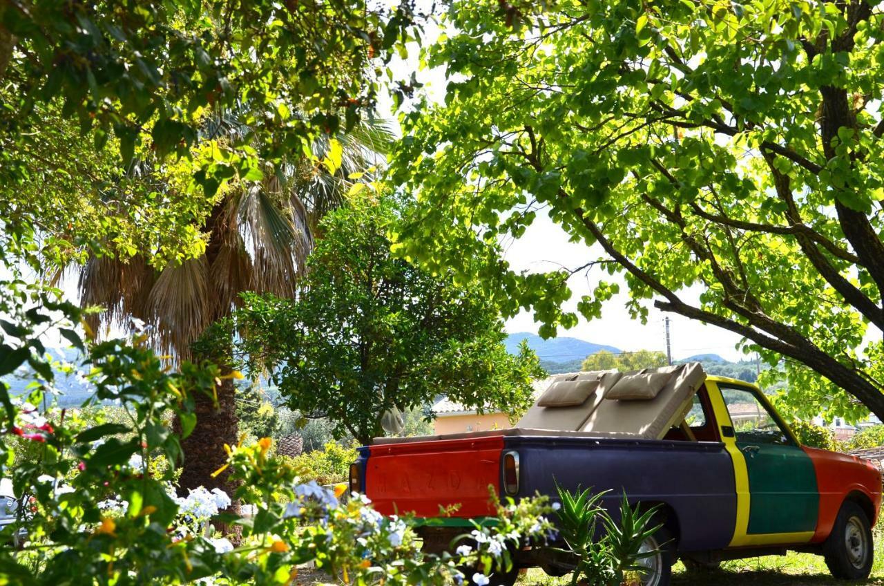 Kostas' Garden Apartment โรดา ภายนอก รูปภาพ