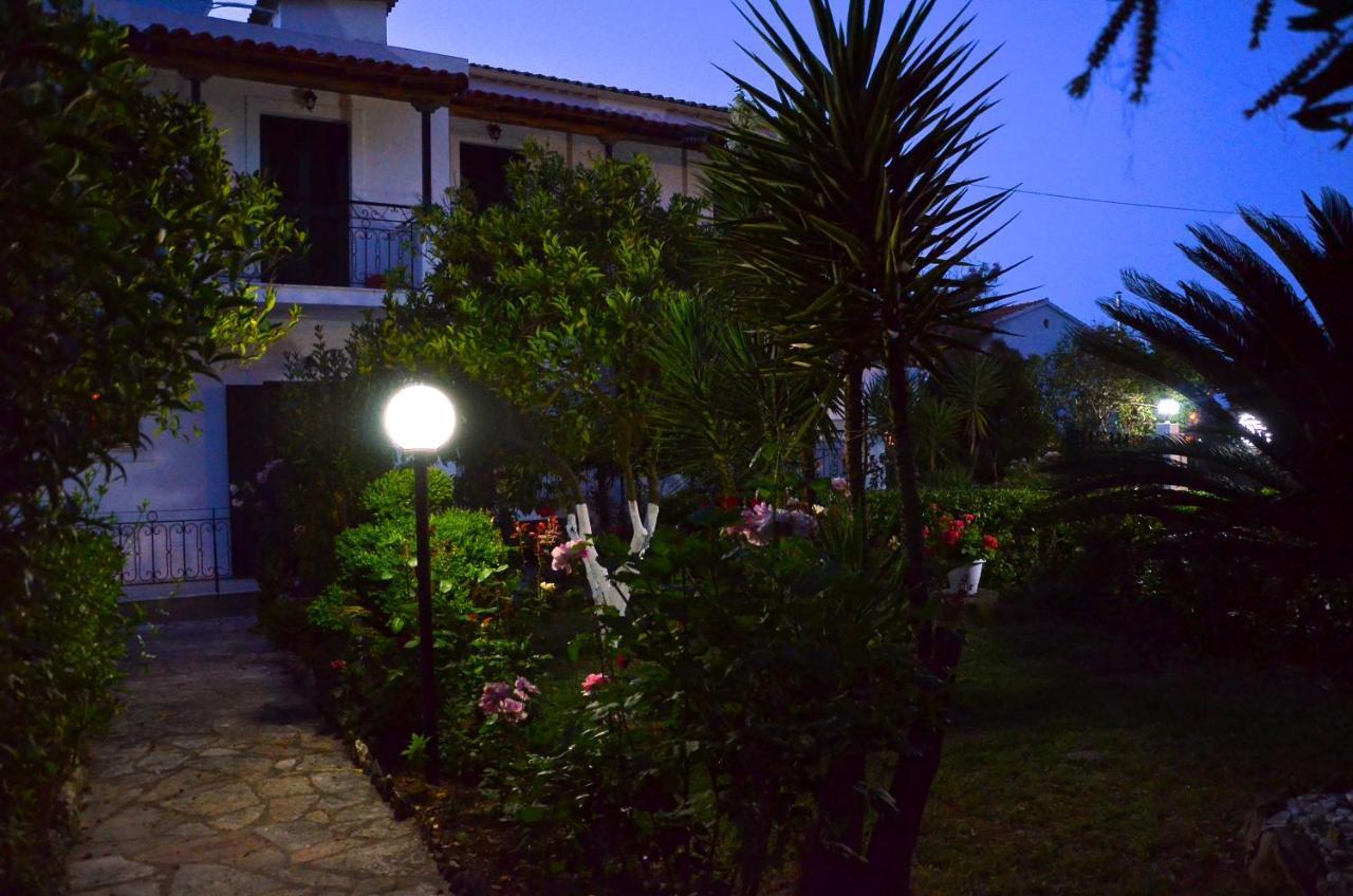 Kostas' Garden Apartment โรดา ภายนอก รูปภาพ