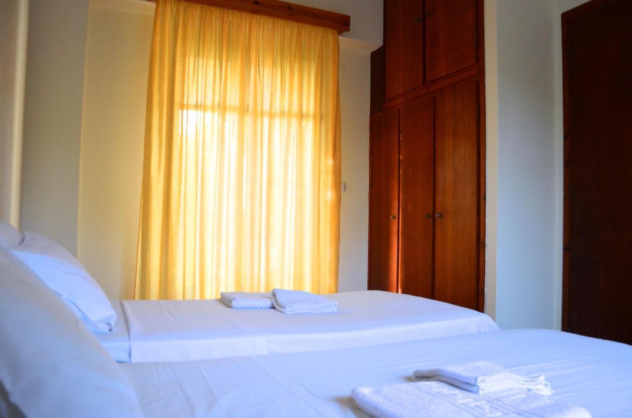 Kostas' Garden Apartment โรดา ภายนอก รูปภาพ