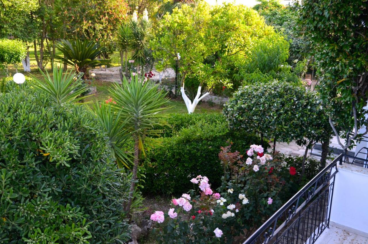 Kostas' Garden Apartment โรดา ภายนอก รูปภาพ