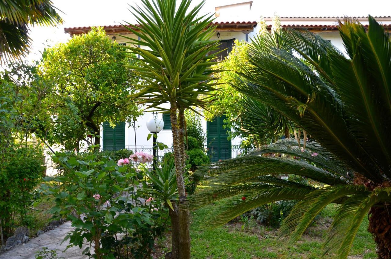 Kostas' Garden Apartment โรดา ภายนอก รูปภาพ