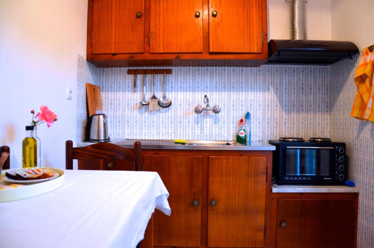 Kostas' Garden Apartment โรดา ภายนอก รูปภาพ